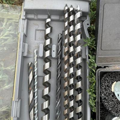 WOOD AUGER BIT SET, HOLE SAWS & WIRE WHEEL BRUSHES