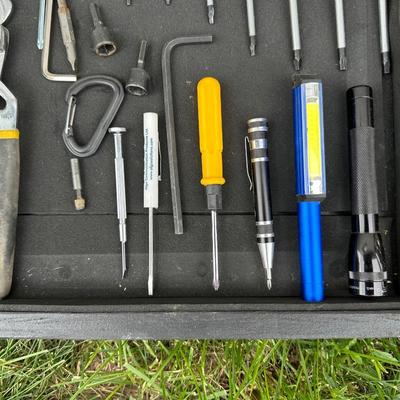 A COLLECTION OF HAND TOOLS