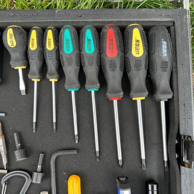 A COLLECTION OF HAND TOOLS