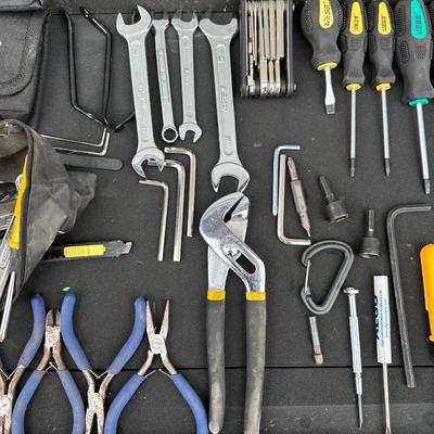 A COLLECTION OF HAND TOOLS