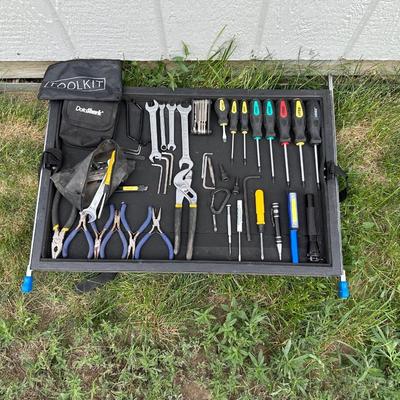 A COLLECTION OF HAND TOOLS
