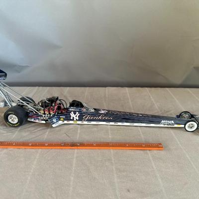 Action 1/24 Mike Dunn Yankees Top Fuel Dragster Model