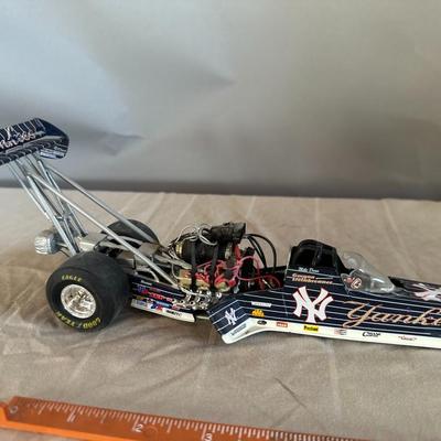 Action 1/24 Mike Dunn Yankees Top Fuel Dragster Model