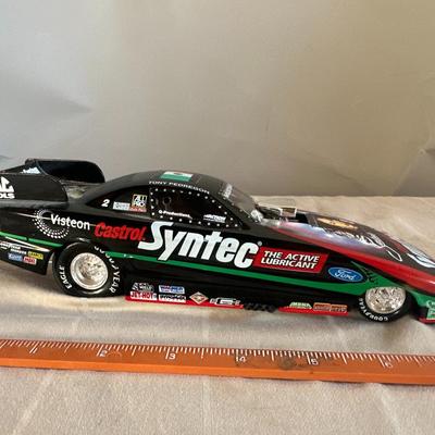 Action Tony Pedregon Castrol Syntec 1998 Mustang Funny Car 1:24 (Selena Quintanilla Hood)