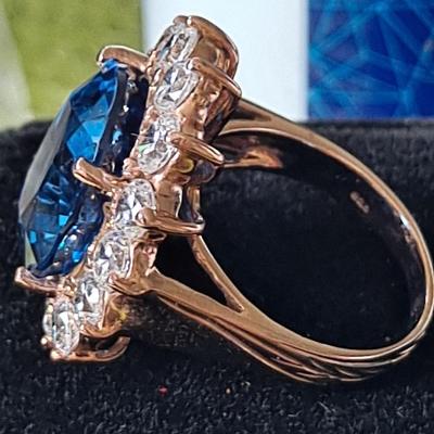 Lab grown Sapphire 9.34 carats