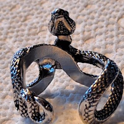 Snake fashion Ring