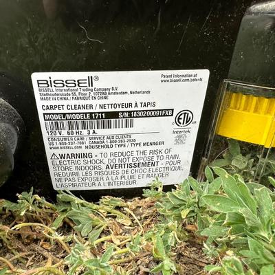 HUSKY 2.5 GALLON WET/DRY SHOP VAC AND A BISSELL SPOTBOT CARPET CLEANER