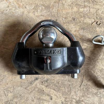 TRIMAX UNIVERSAL COUPLER LOCK AND A HITCH WITH A 2" BALL