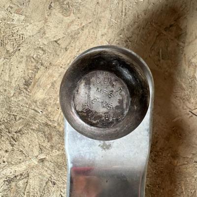 TRIMAX UNIVERSAL COUPLER LOCK AND A HITCH WITH A 2" BALL