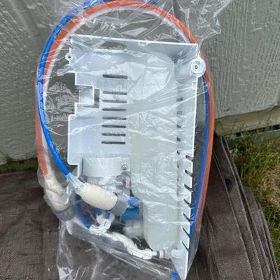 XTEND POLE, SHOP LIGHT, SAMSUNG REFRIGERATOR & FREEZER WATER FILTER, TARP, AND TOOL ROLLS