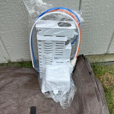 XTEND POLE, SHOP LIGHT, SAMSUNG REFRIGERATOR & FREEZER WATER FILTER, TARP, AND TOOL ROLLS