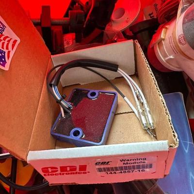 LOWRANCE FISHFINDER, POWER INVERTER, MARINE AERATOR SPRAY HEAD AND MORE MARINE PARTS