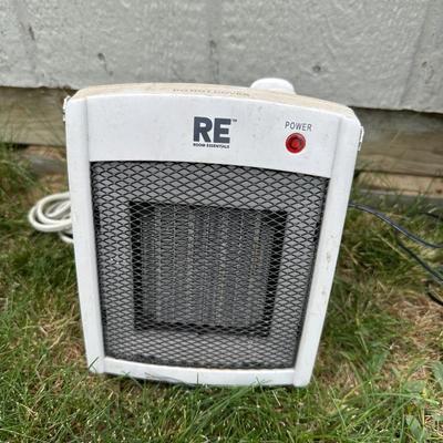 2 FANS AND A CERAMIC ELECTRIC HEATER
