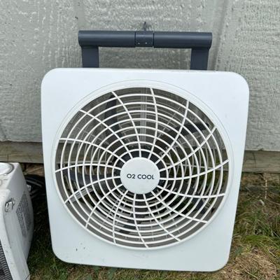 2 FANS AND A CERAMIC ELECTRIC HEATER