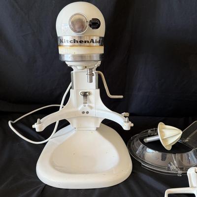 KitchenAid Mixer with Attachments (P-BM)