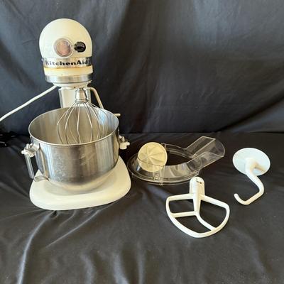 KitchenAid Mixer with Attachments (P-BM)