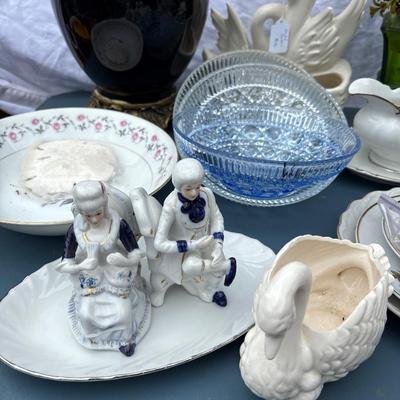 Pohl Swan picture and various items