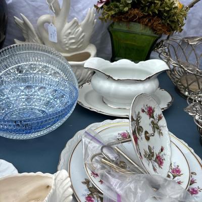Pohl Swan picture and various items