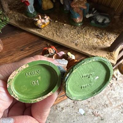 Fountain mini nativity set plus other Christmas decor