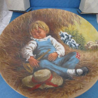 2 Vintage Decorative plates