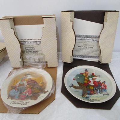 2 Vintage Decorative plates