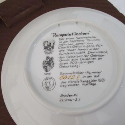 2 Vintage Decorative plates