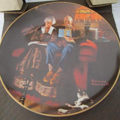 2 Vintage Decorative plates