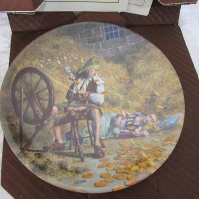2 Vintage Decorative plates