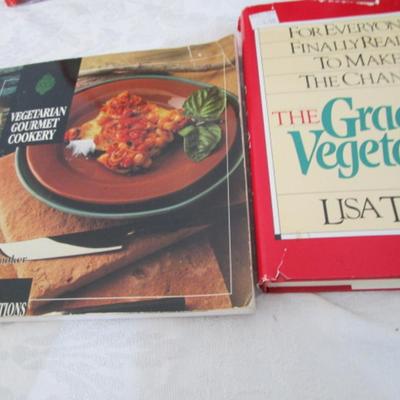 13 Juicing & nutrition books
