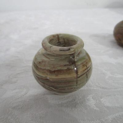 Various trinket items