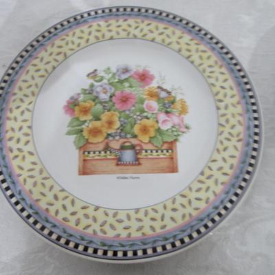 4 Sakura Spring Bouquet by Debbie Mumm plates