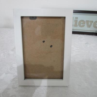 4 picture frames, framed "Believe" wall plaque