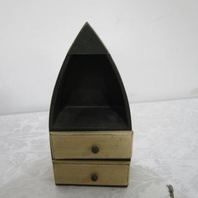 Necklace, 2 bird figurines, decorative box, vase, decorative cup, small boat jewelry box