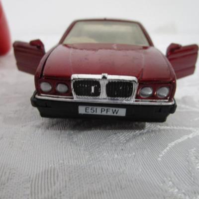 2 vintage toy cars, 1 Viewmaster