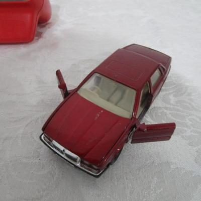 2 vintage toy cars, 1 Viewmaster