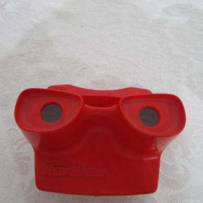 2 vintage toy cars, 1 Viewmaster