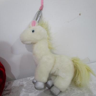 10 stuffed animals