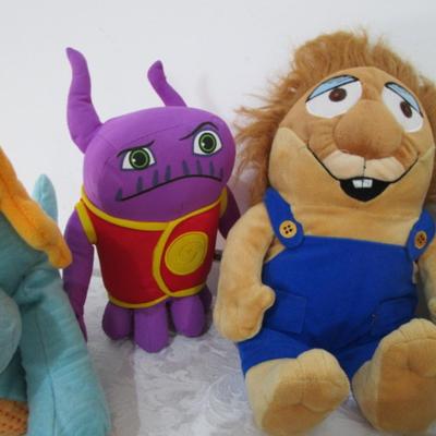10 stuffed animals