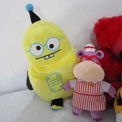10 stuffed animals
