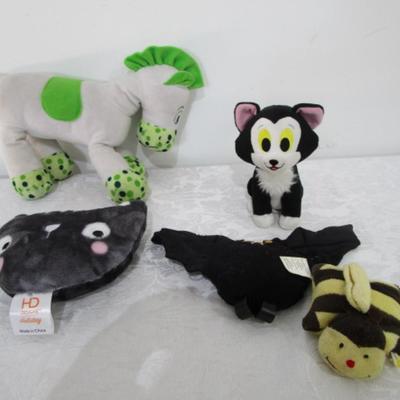 15 stuffed animals