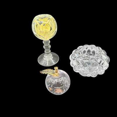 3 Decorative crystal pieces