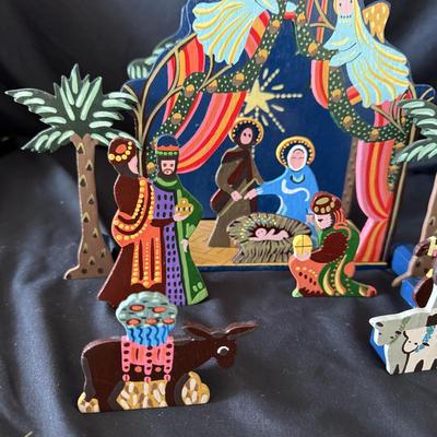 Modern and Classic Nativity Scene Collection (LR-BM)