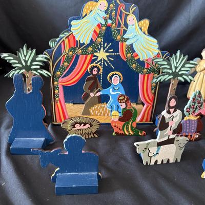 Modern and Classic Nativity Scene Collection (LR-BM)