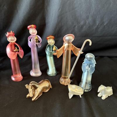 Modern and Classic Nativity Scene Collection (LR-BM)