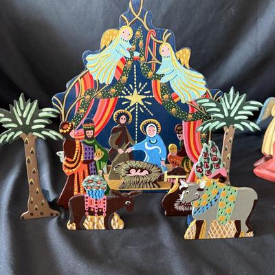 Modern and Classic Nativity Scene Collection (LR-BM)