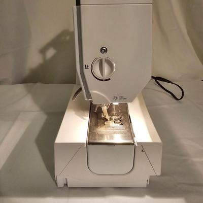 Bernina Artista 180 Sewing/Embroidery Machine w/Embroidery Head & Accessories (GB2-JS)