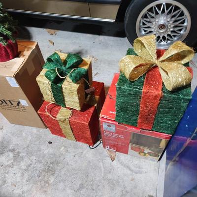lot of 5 Christmas Decor Lot , Animated Deer, Lightup Boxes. Mini Trees.