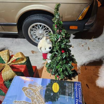 lot of 5 Christmas Decor Lot , Animated Deer, Lightup Boxes. Mini Trees.