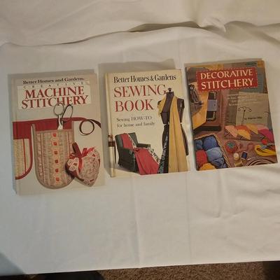 Assorted Quilt, Sewing & Crochet Books (GB2-JS)