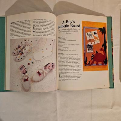 Assorted Quilt, Sewing & Crochet Books (GB2-JS)